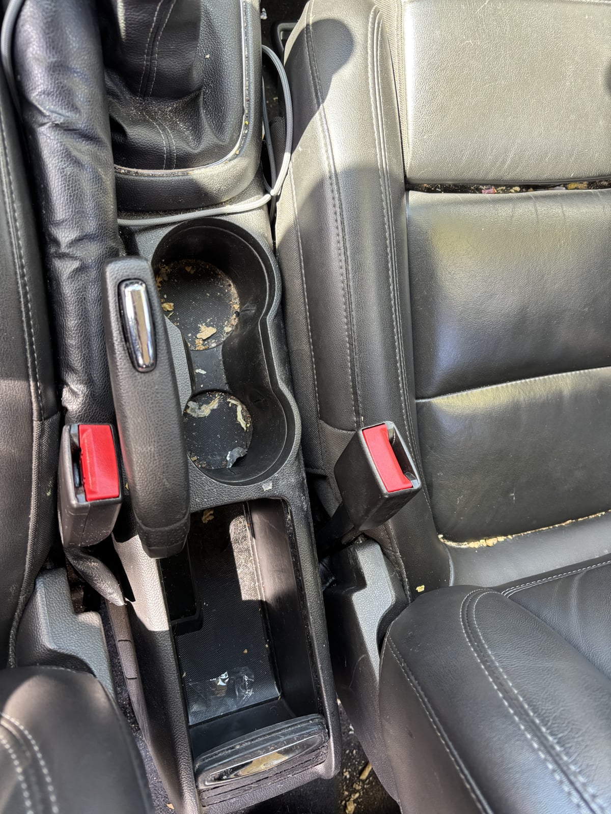 Vieze cupholders en middenconsole